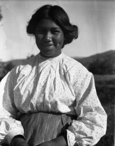 86_15900-676 Laura Sept 1910