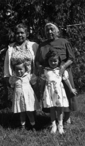 OP 15362-299 Grandmother, Daughter, and Grandchildren, nd